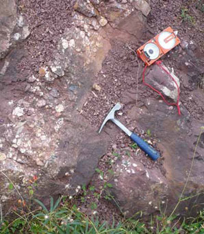 Quartz vein outcrop